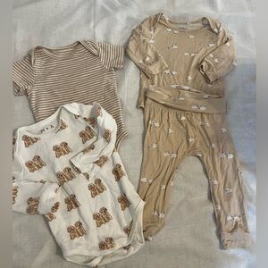 12 Month Neutral Baby Bundle - Old Navy, M+A, Carter’s